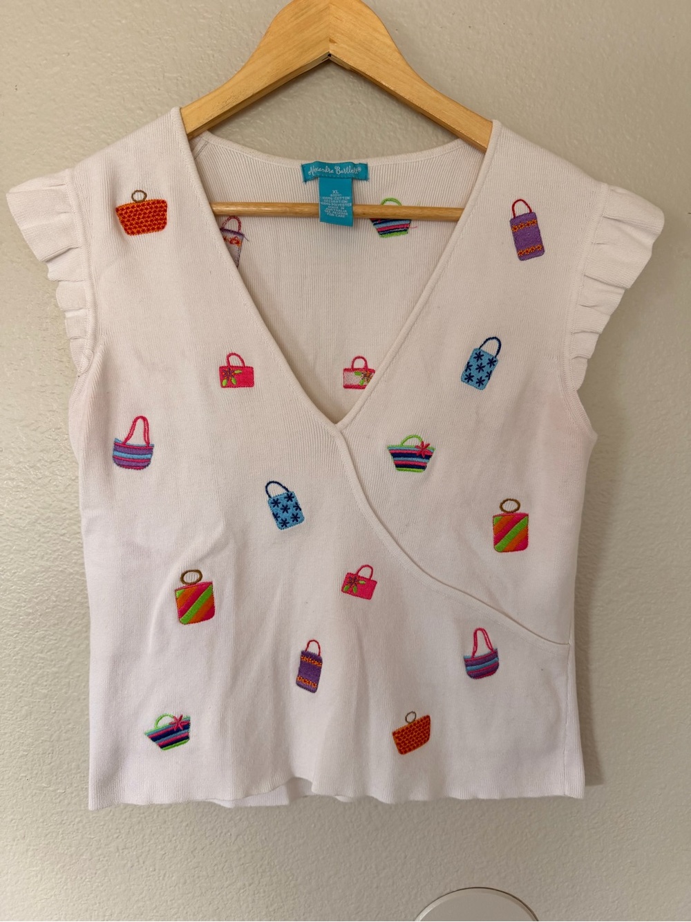 Vintage Alexandra Bartlett White Embroidered Tote Motif Sleeveless Top